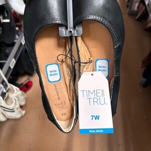 Time and Tru Women's Black Wide Width Flats